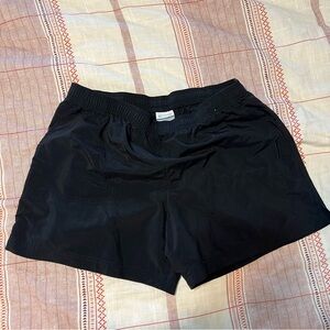 Columbia black short size L